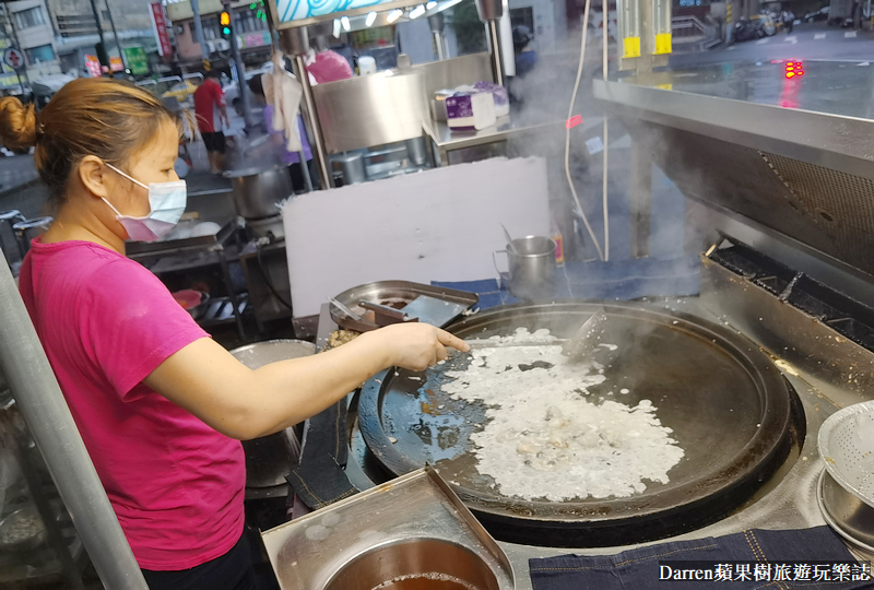 萬華美食|廣州街夜市香脆蚵仔煎/白老師的街頭美食攻略台灣(菜單價位)