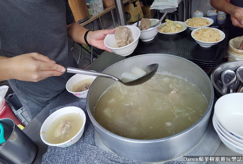 萬華美食|梧州街原汁排骨湯/20元蛋炒飯梧州街美食/捷運龍山寺站美食(菜單價格)