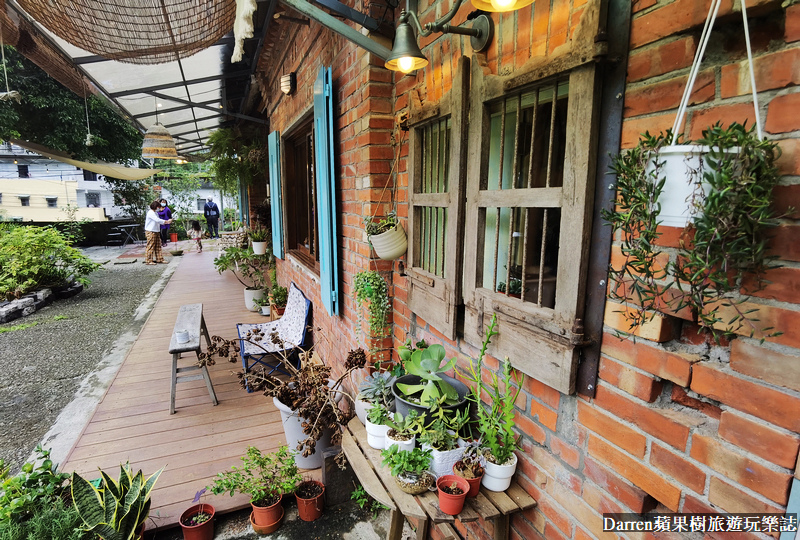 三峽秘境餐廳|好適山坡GUHill/紅磚老屋咖啡廳加可愛店狗出沒(菜單價格)