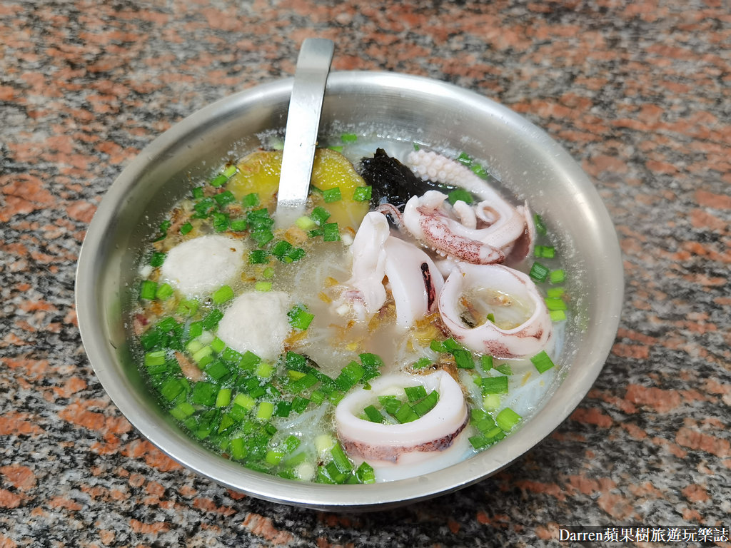 花蓮美食,花蓮必吃,花蓮隱藏美食,花蓮排隊美食,單一純賣雞湯小卷米粉,單一純賣雞湯小卷米粉菜單,花蓮小卷米粉,花蓮小吃