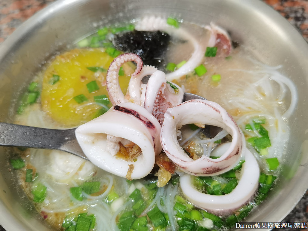 花蓮美食,花蓮必吃,花蓮隱藏美食,花蓮排隊美食,單一純賣雞湯小卷米粉,單一純賣雞湯小卷米粉菜單,花蓮小卷米粉,花蓮小吃