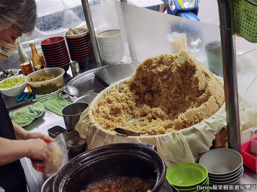 大龍峒熊會長油飯,大龍峒美食,大龍峒無名油飯,大同區彌月油飯,台北油飯推薦,大 龍 峒美食 PTT,大龍峒早餐,哈密街美食,大龍峒保安宮附近美食,保安宮週邊美食,大龍峒美食早餐,保安宮廟口美食,大龍峒美食油飯