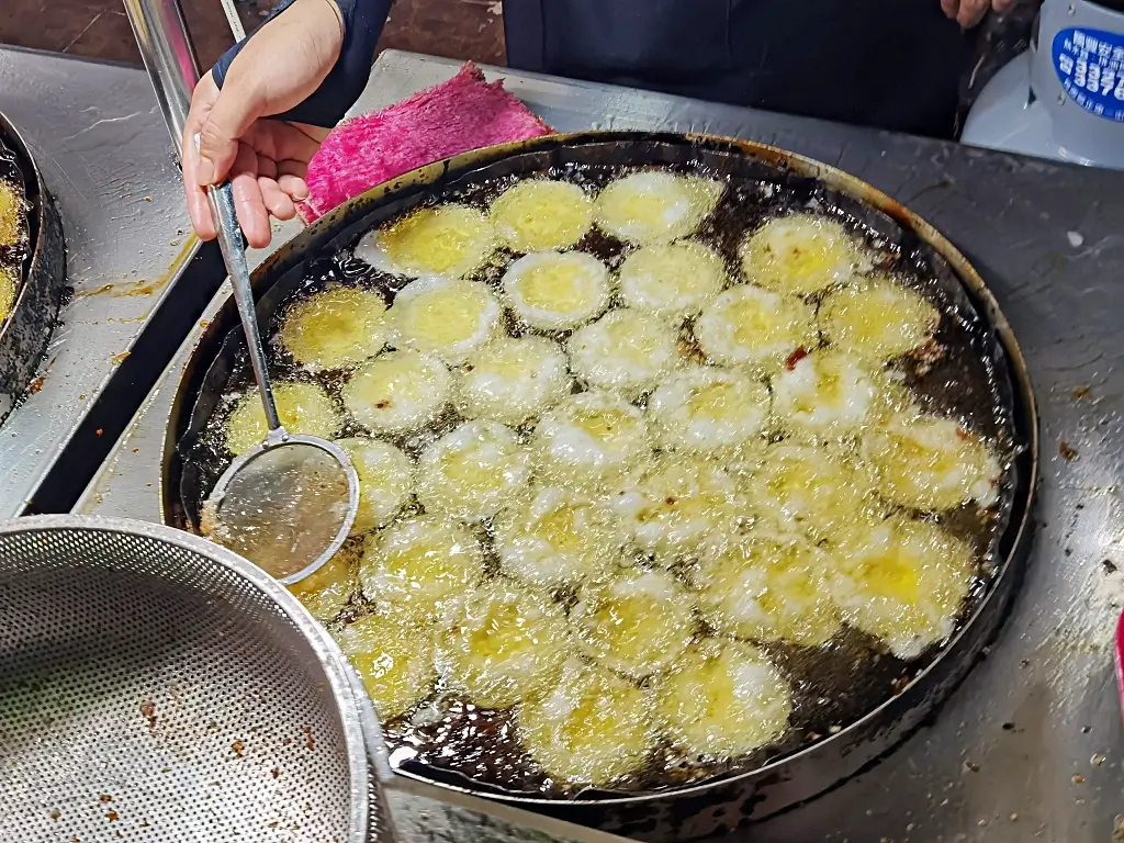 網站近期文章：頭頓煎蝦餅》藏在夜市隱藏版越南小吃搭配生菜魚露超受歡迎