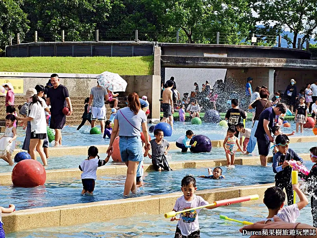 鶯歌陶瓷博物館水廣場,親子玩水景點,免費玩水景點,新北玩水景點